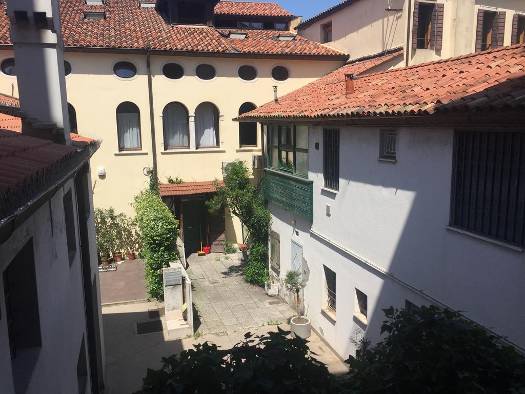 Bed and Breakfast Residenza Giacomuzzi Местре Екстер'єр фото
